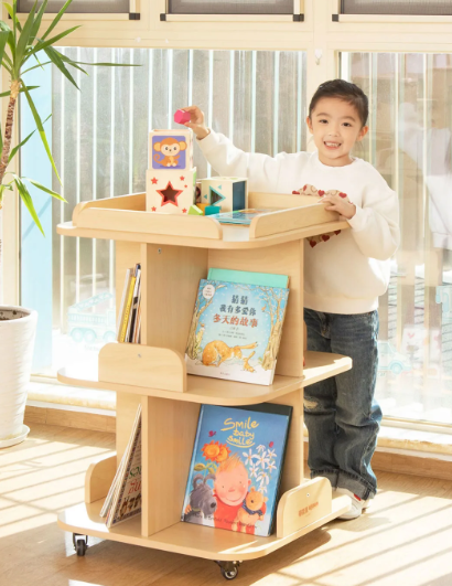 幼儿园阅读区图书架：双层四向移动架